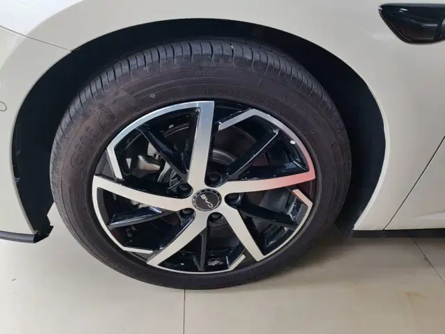 BYD Seal 07 DM-i — Фото автомобиля 22