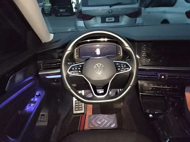 Volkswagen Passat — Фото автомобиля 10