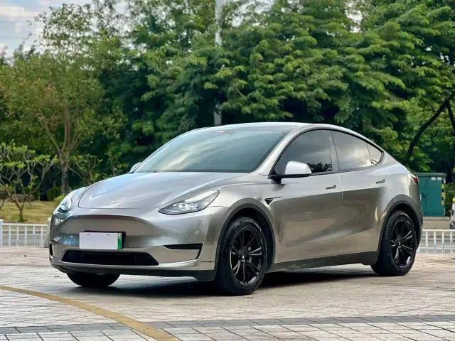 Фотография автомобиля — Tesla Model Y