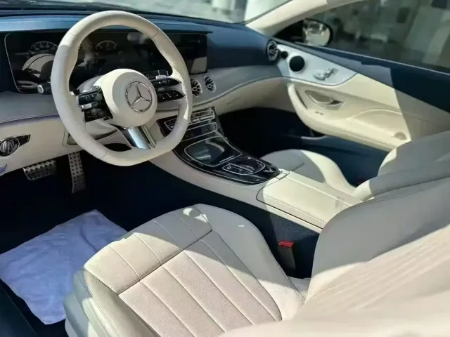 Mercedes-Benz E-Class — Фото автомобиля 2