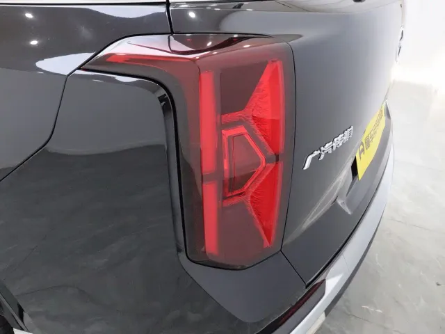GAC Trumpchi GS8 — Фото автомобиля 10