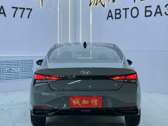 Hyundai Elantra — Фото автомобиля 5