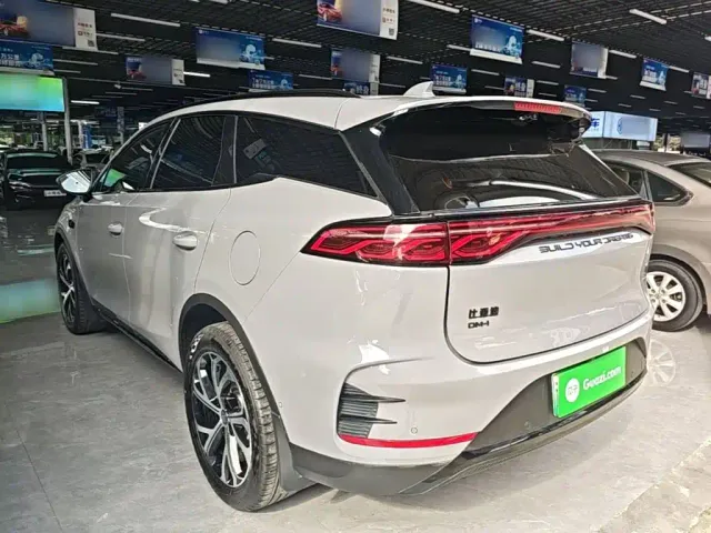 BYD Tang — Фото автомобиля 4