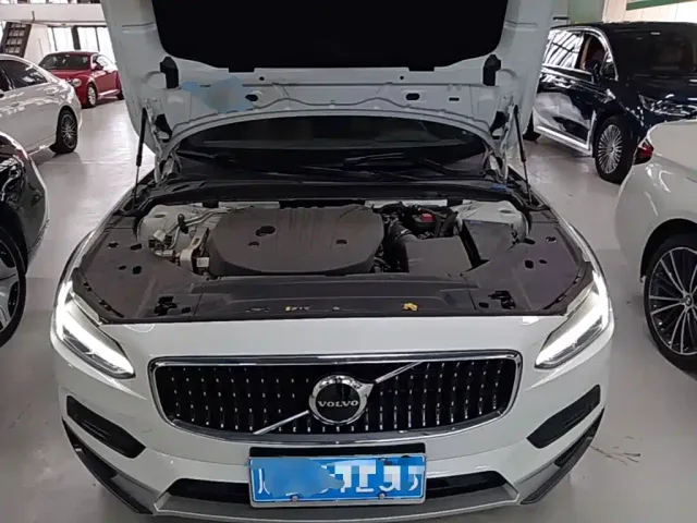 Volvo V90 — Фото автомобиля 19