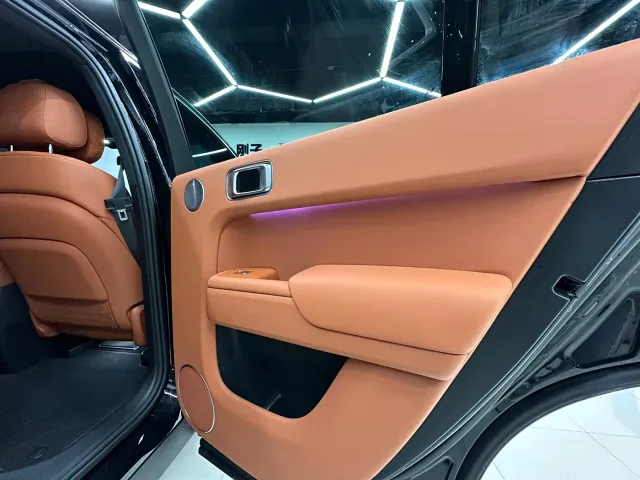 Li Auto L7 — Фото автомобиля 19
