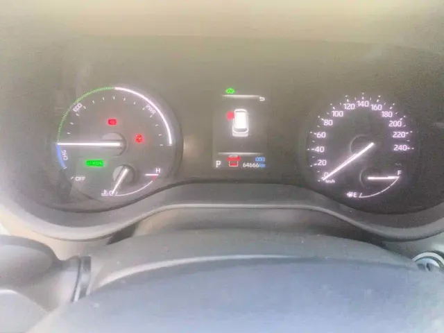 Toyota Sienna — Фото автомобиля 4
