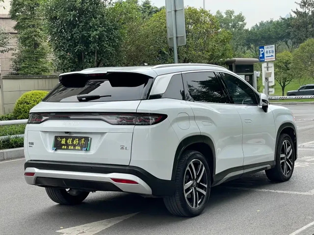 BYD Song L DM-i — Фото автомобиля 7