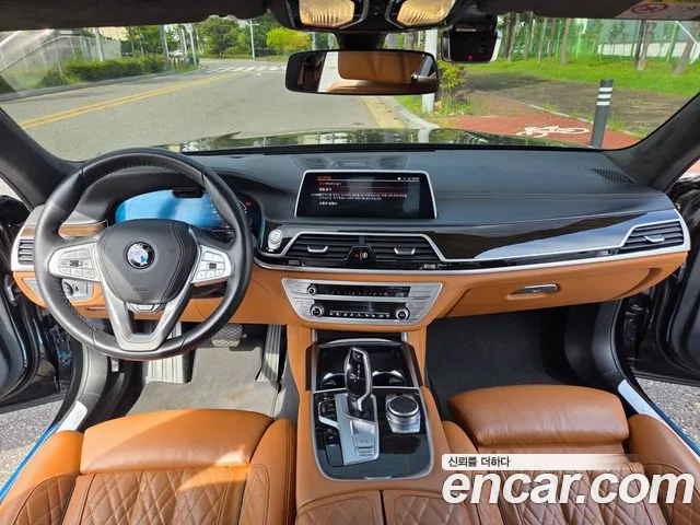 BMW 7 Series — Фото автомобиля 7