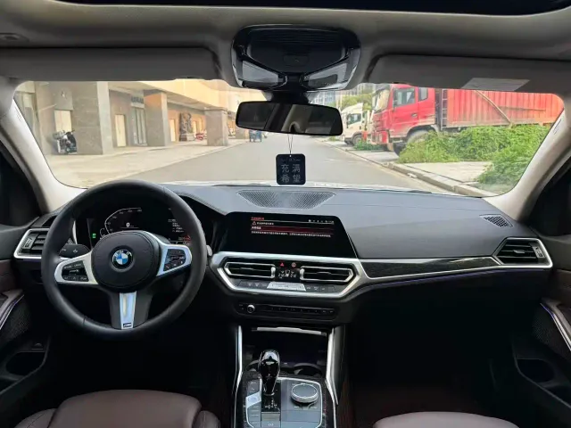 BMW 3 Series — Фото автомобиля 5