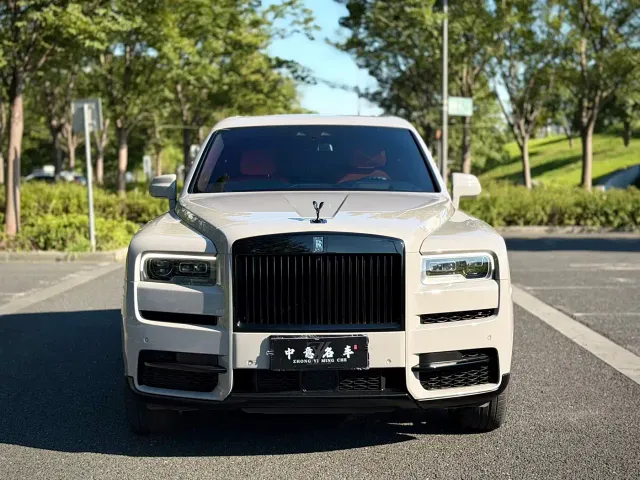 Rolls-Royce Cullinan — Фото автомобиля 2