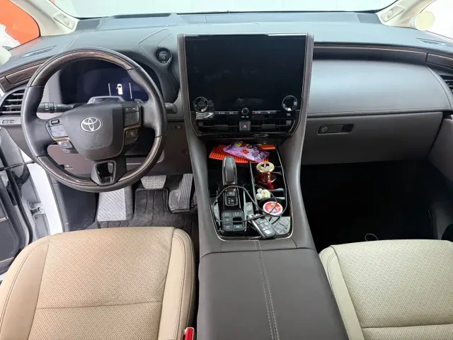 Toyota Alphard — Фото автомобиля 11