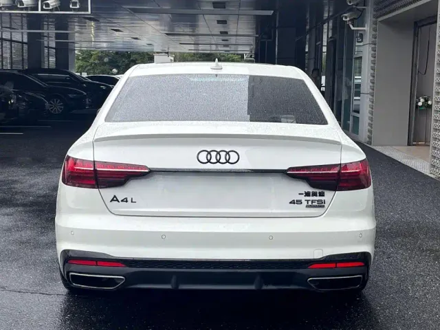 Audi A4L — Фото автомобиля 3