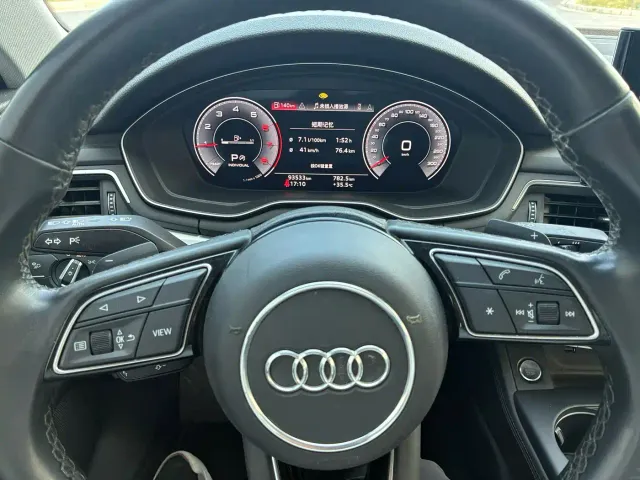 Audi A4L — Фото автомобиля 9