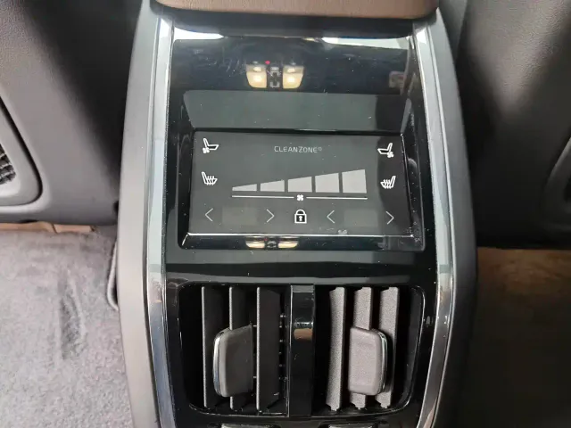 Volvo S90 — Фото автомобиля 11