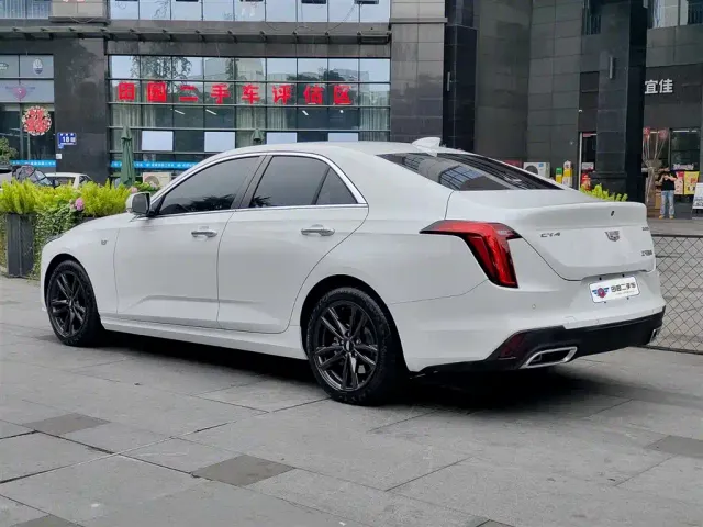 Cadillac CT4 — Фото автомобиля 4