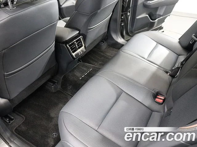 Toyota Crown — Фото автомобиля 11