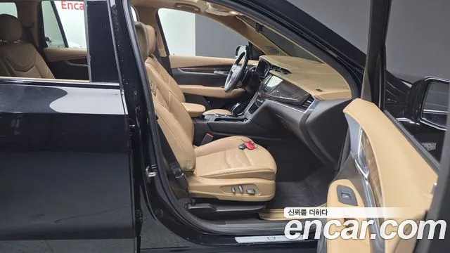 Cadillac XT6 — Фото автомобиля 11