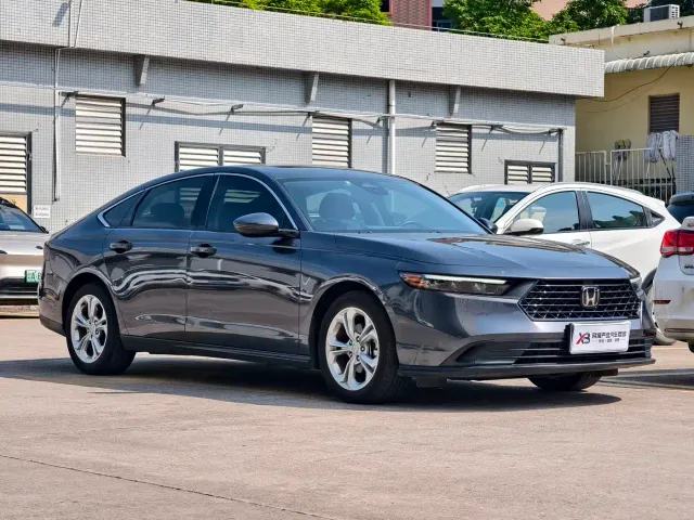 Honda Accord — Фото автомобиля 3