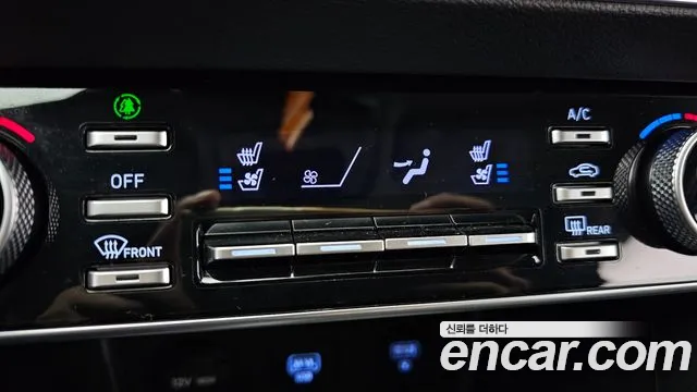 Hyundai Sonata — Фото автомобиля 16