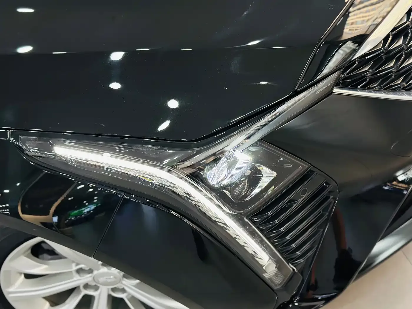 Cadillac Cadillac CT5 2024 28T Luxury Model Pro — Фото автомобиля 11