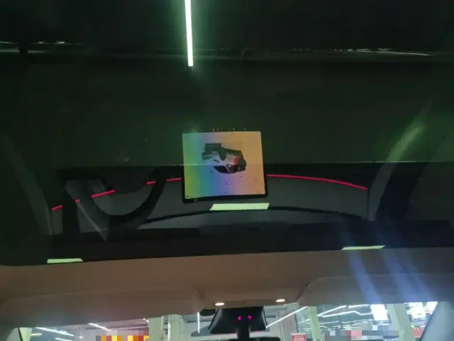 Tesla Model Y — Фото автомобиля 17