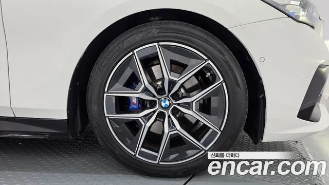 BMW 5 Series G60 — Фото автомобиля 6