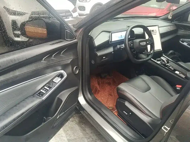 Geely Boyue — Фото автомобиля 15