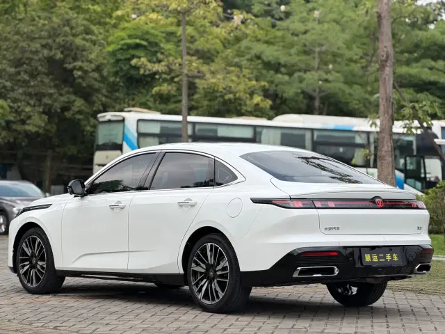 Changan Eado — Фото автомобиля 8