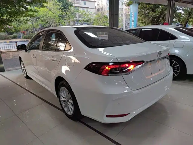 Toyota Corolla — Фото автомобиля 4
