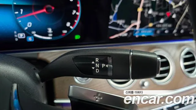 Mercedes-Benz E-Class — Фото автомобиля 9