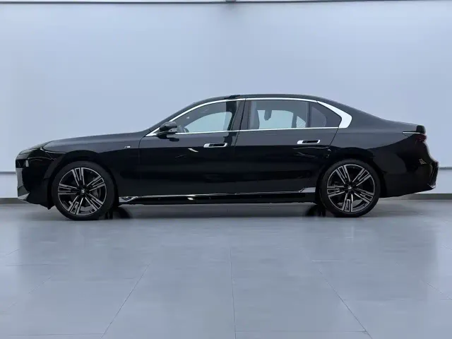 BMW 7 Series — Фото автомобиля 2