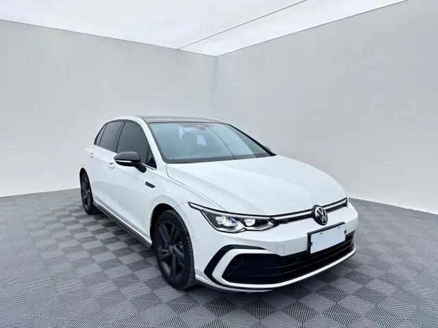 Volkswagen Golf — Фото автомобиля 3