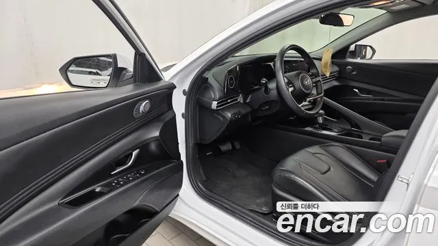 Hyundai Avante CN7 — Фото автомобиля 15