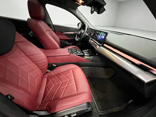 BMW 5 Series — Фото автомобиля 5