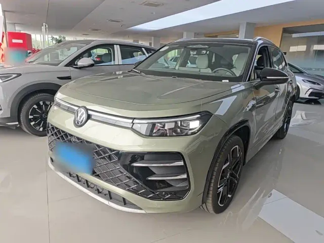 Фотография автомобиля — Volkswagen Tayron