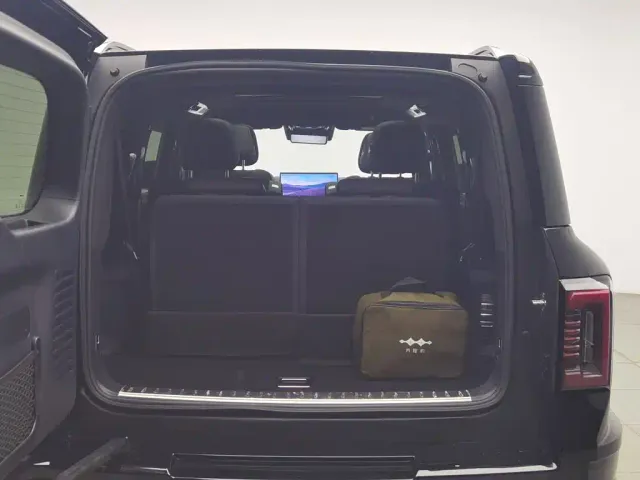 BYD FangChengBao Leopard 8 — Фото автомобиля 16