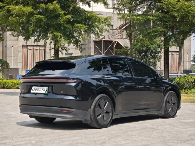 Li Auto i6 — Фото автомобиля 5