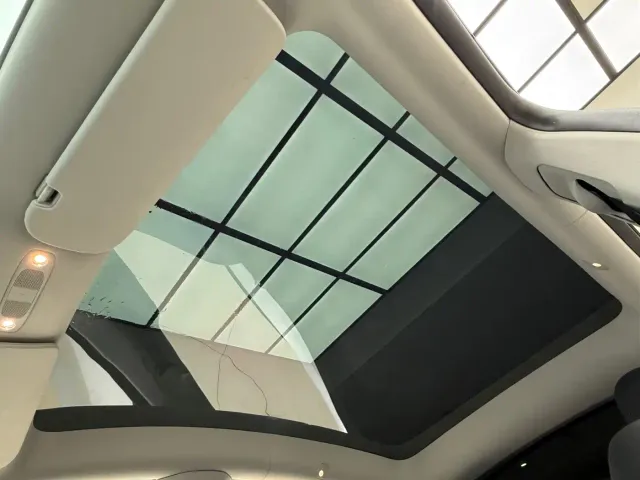 Tesla Model Y — Фото автомобиля 8