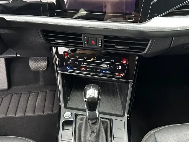 Volkswagen Passat — Фото автомобиля 14