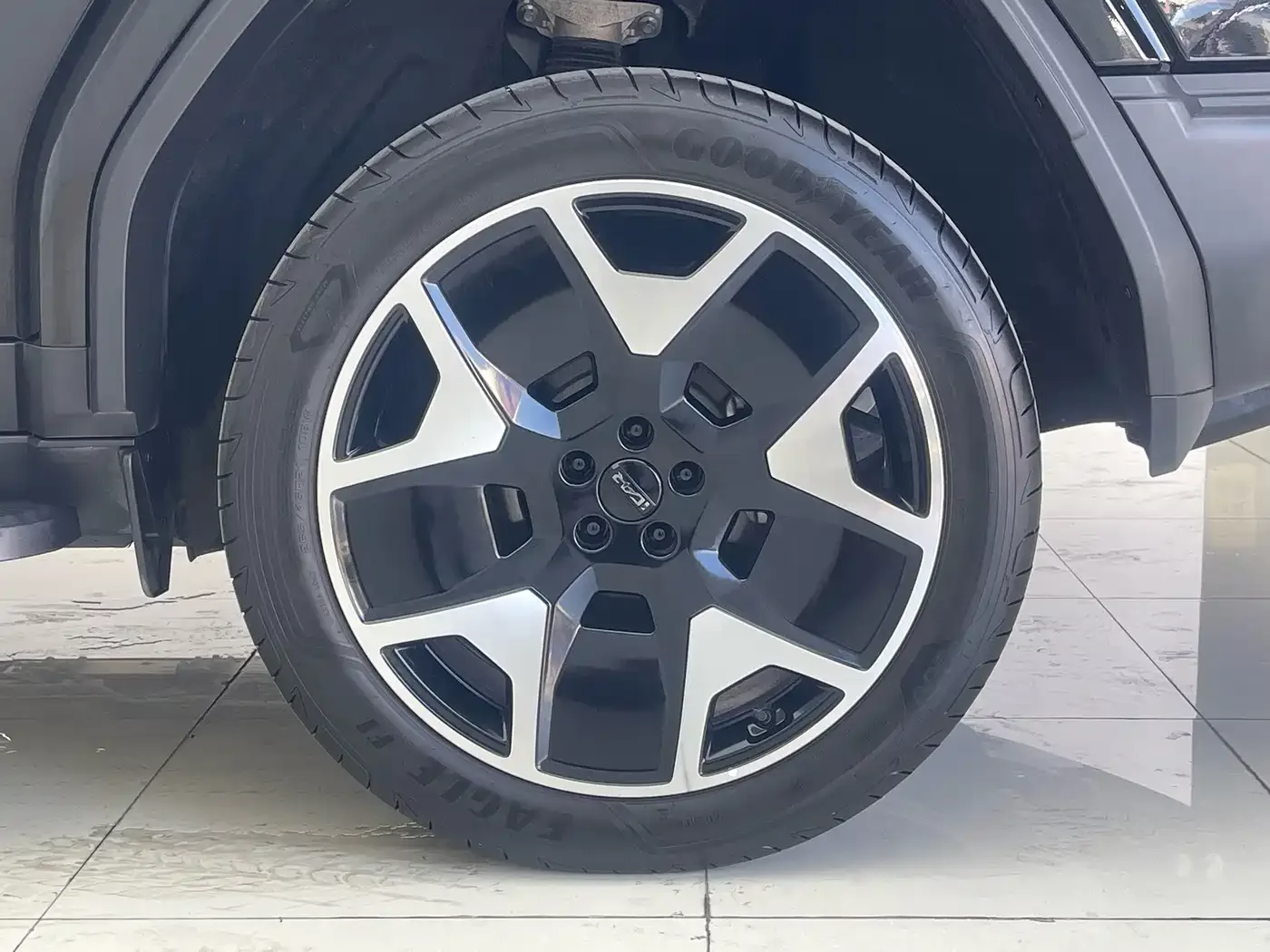 iCAR iCAR V27 2026 200KM AWD Falcon 500 — Фото автомобиля 8