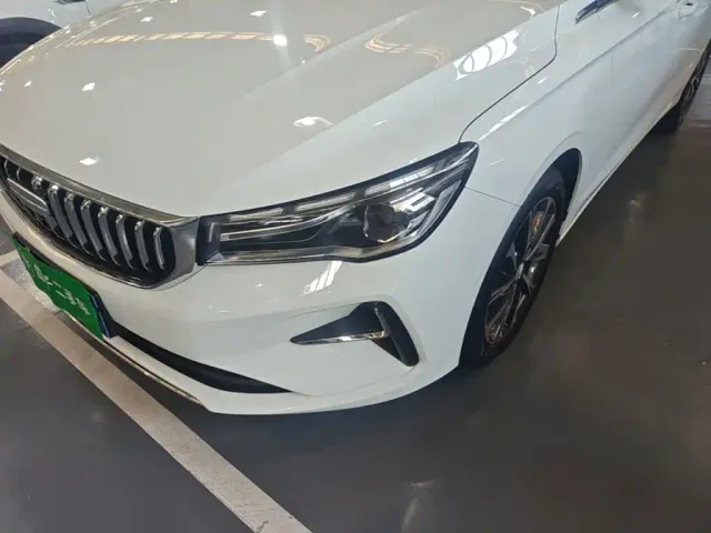 Geely Emgrand — Фото автомобиля 23