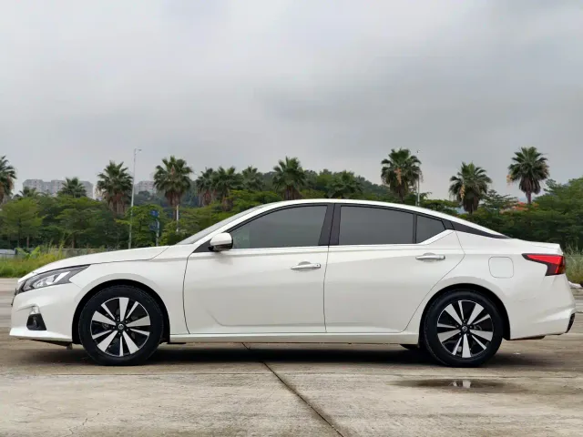 Nissan Teana — Фото автомобиля 4
