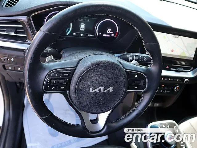 Kia Niro — Фото автомобиля 8