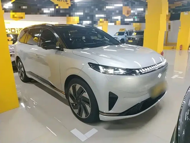 Dongfeng eπ 008 — Фото автомобиля 3