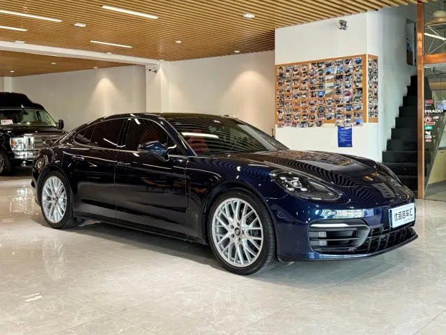 Porsche Panamera — Фото автомобиля 3