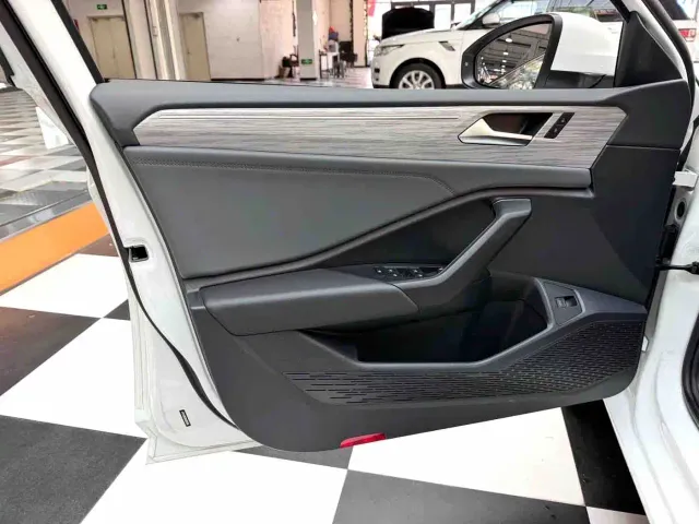 Volkswagen Sagitar — Фото автомобиля 4