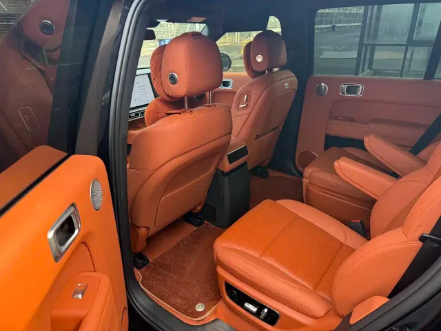 Li Auto L9 — Фото автомобиля 10