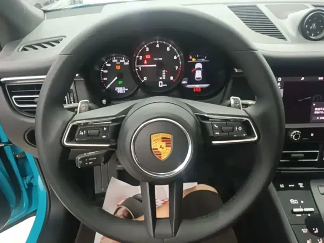 Porsche Macan — Фото автомобиля 10