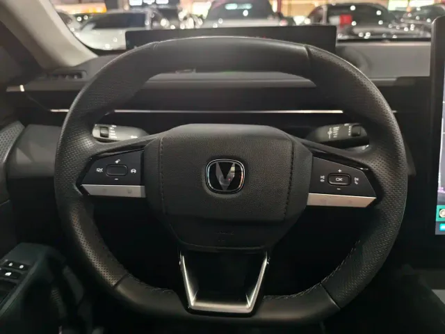 Changan Eado — Фото автомобиля 9