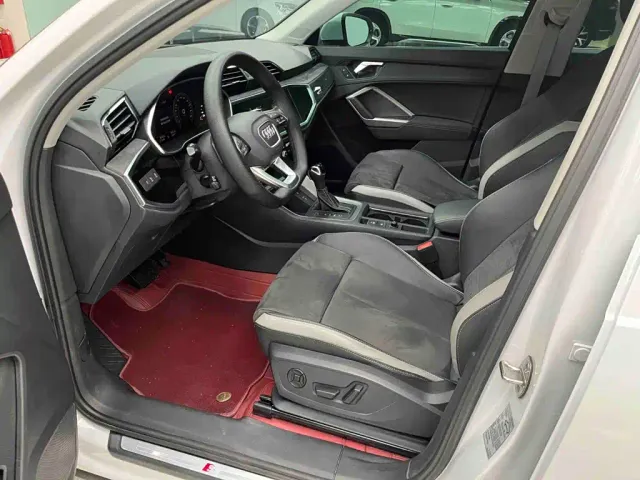 Audi Q3 — Фото автомобиля 14